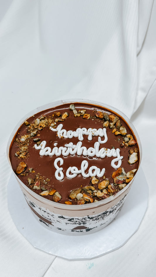 Pistachio chocolate crunch cake (Dubai inspired)
