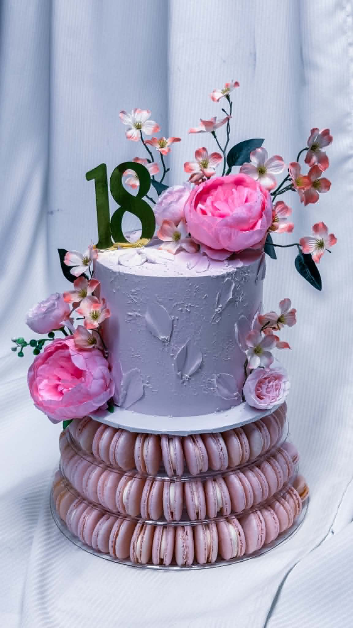 Cake+macaron Tower Package