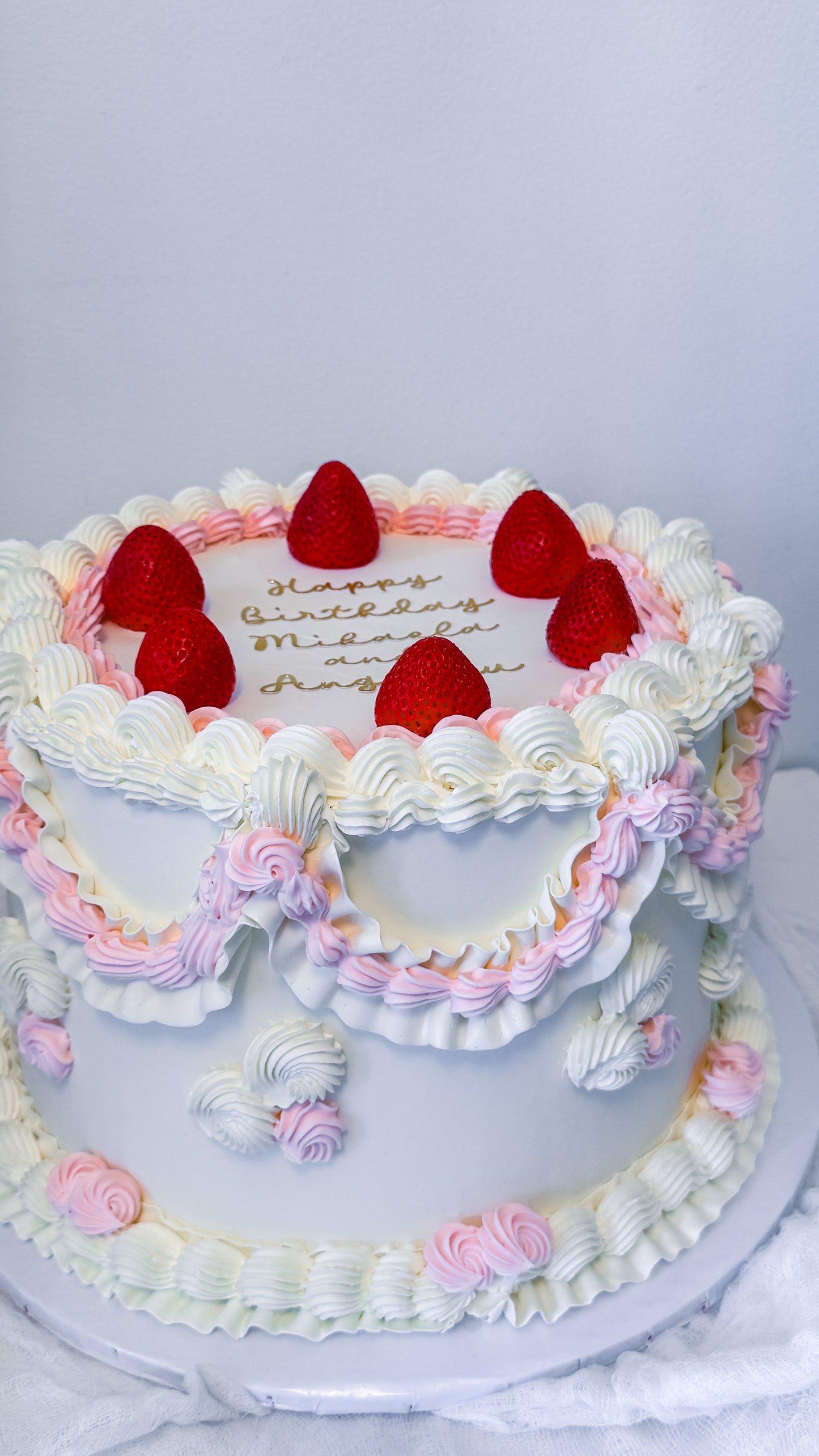 Heart shape vintage/lambert design in buttercream