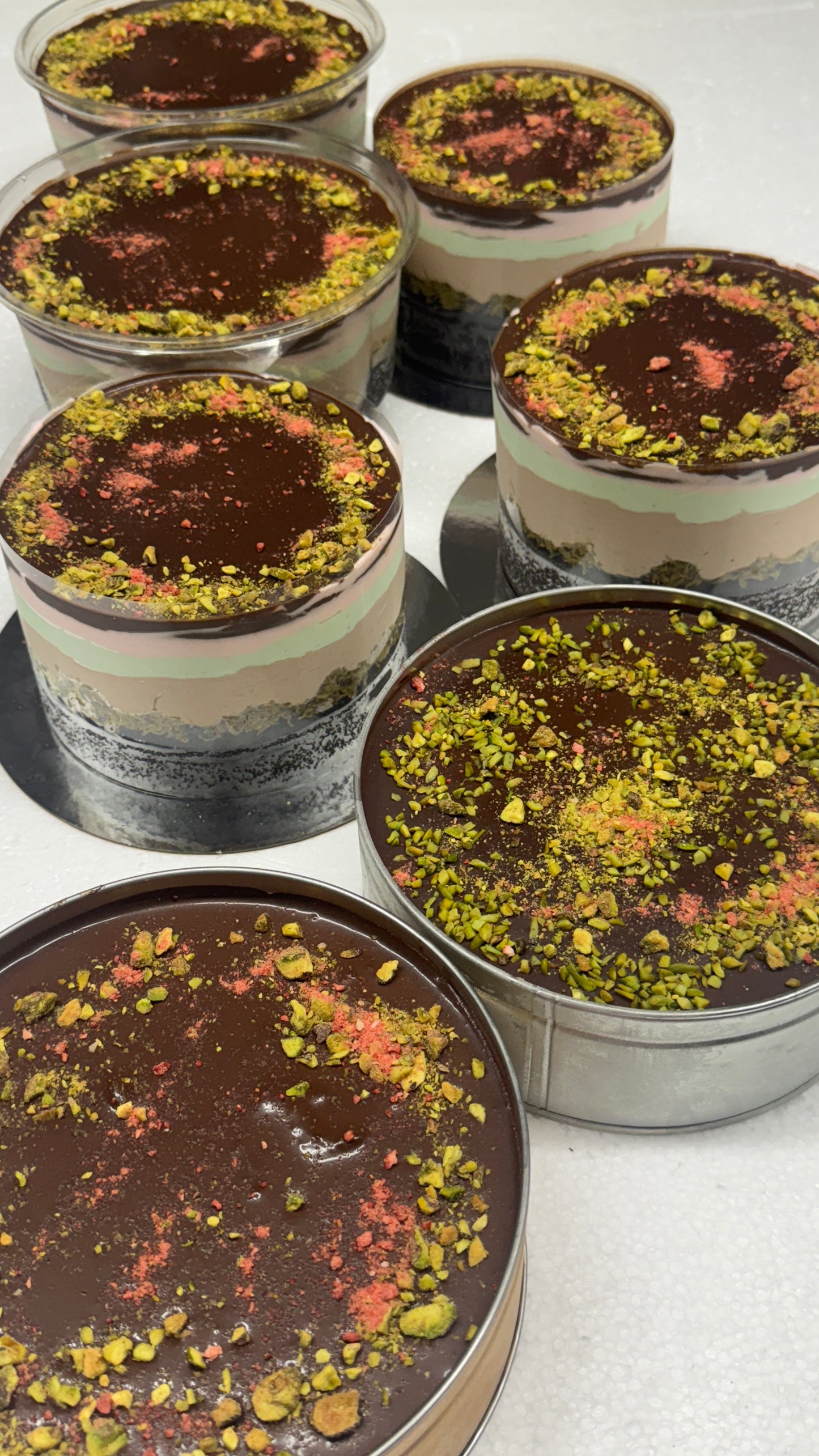 Pistachio chocolate crunch cake (Dubai inspired)