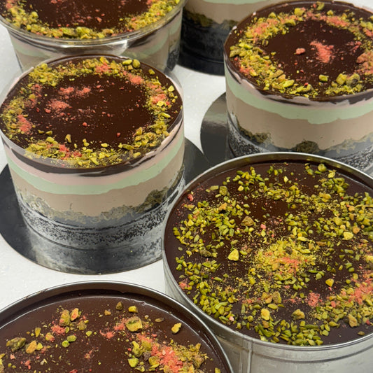 Pistachio chocolate crunch cake (Dubai inspired)